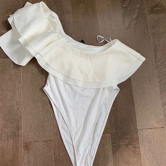 Body SHEIN small NEVER WEAR - Picture 1 of 1